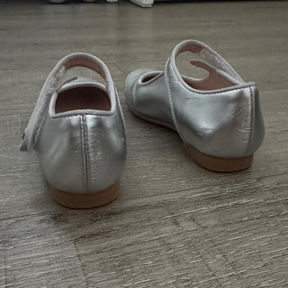 Jacardi Girls Silver Mary Jane Dress Shoes